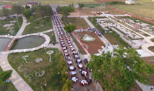 Afşin Belediyesi, 3 bin kişilik iftar sofrası kurdu