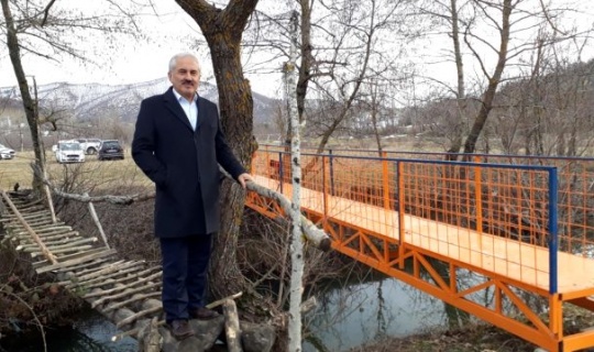 Andırın'daki yaya köprüsü yenilendi