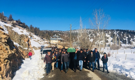 Çığ altında kalarak ölen işçinin cenazesi Kahramanmaraş'ta defnedildi