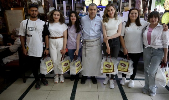 Kütahyalı öğrenciler Maraş Dondurması ile ödüllendirildi