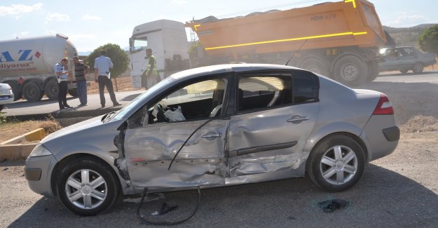Kahramanmaraş'ta Tır İle Otomobil Çarpıştı: 1 Yaralı