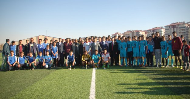 Okul Sporları Gençler Futbol Turnuvası Tamamlandı