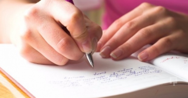 Sağ eliyle yazı yazanlara müjde