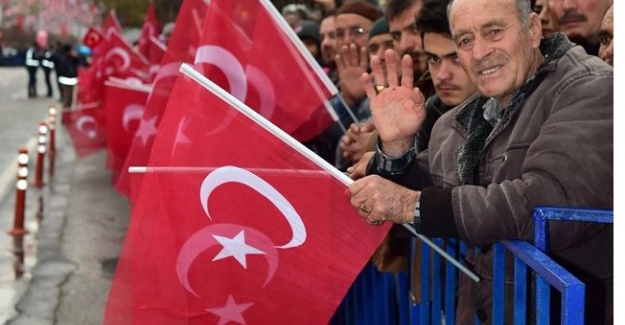 Dulkadiroğlu Belediyesinden 12 bin Türk bayrağı