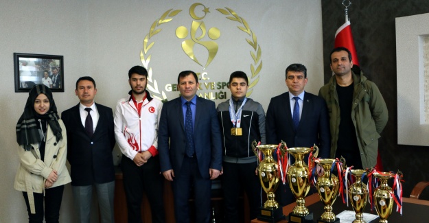 Havalı Tabanca sporcularından İl Müdürü Ali İhsan Kabakcı'ya Ziyaret