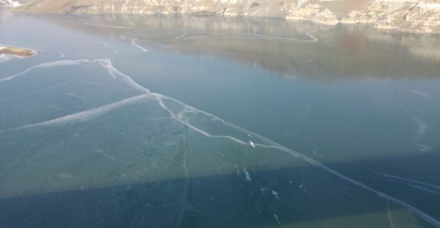 Kandil Barajı buz tuttu
