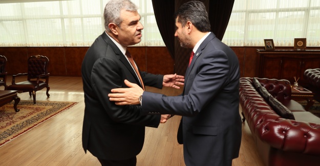 Kaynak, AK Parti Dulkadiroğlu Teşkilatını kabul etti