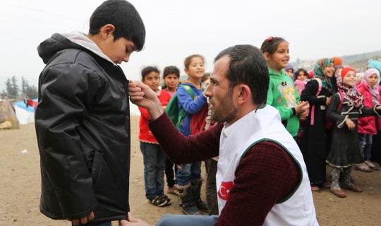 "Suriye'de 40 ofis ve 200 gönüllü ekibimizle çalışıyoruz"