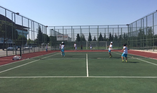 Afşin’de Yaz Spor Okulları 6 Branşta Devam Ediyor