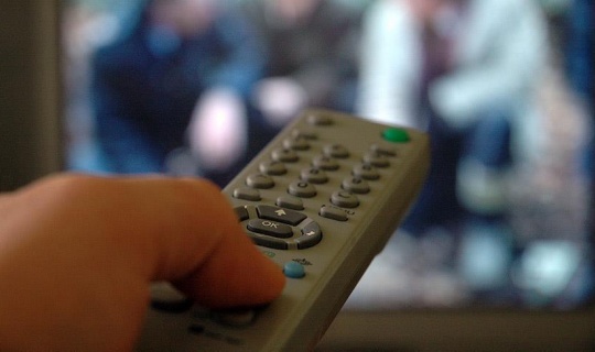 'Üç saat üzeri televizyon obezite sıklığını artırıyor'