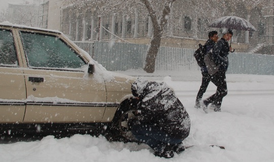 Afşin’de yoğun kar yağışı hayatı olumsuz etkiliyor