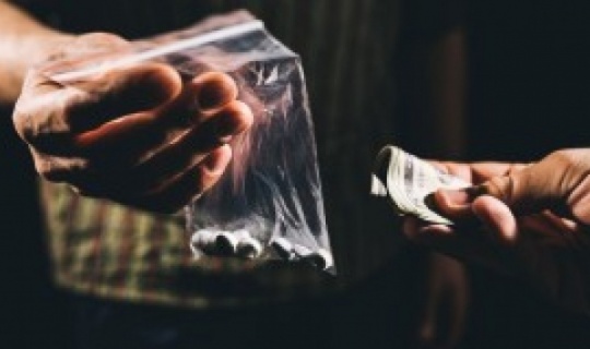 Elbistan'da çocuklara uyuşturucu satanlara ceza