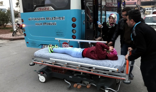Otobüslerde fenalaşan iki yolcuyu şoförler hastaneye yetiştirdi