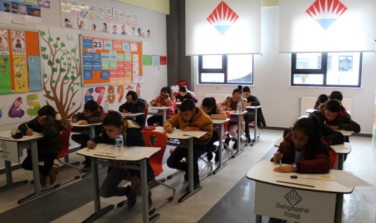 Bahçeşehir Kolejinin Kabul Sınavına Yoğun İlgi