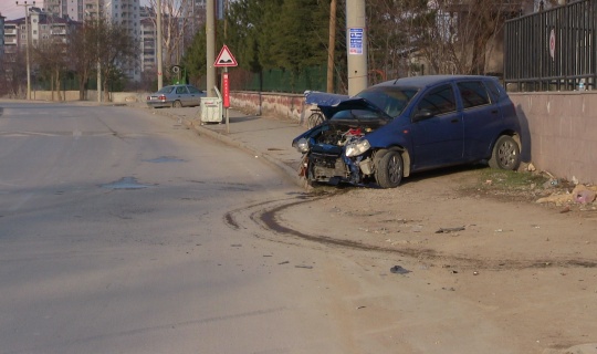 Elbistan'da Trafik Kazası : 2 Yaralı