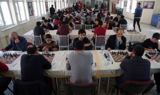  24 Kasım Öğretmen Günü Satranç Turnuvası başladı