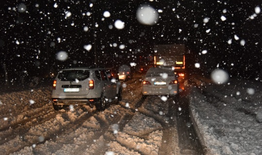 Kar nedeniyle Kahramanmaraş-Kayseri kara yolunun tek yönü ulaşıma kapandı