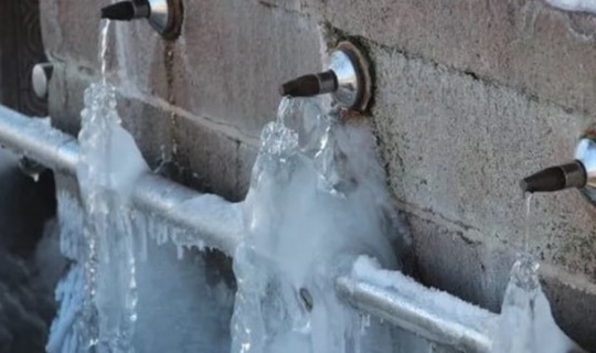 5 ilçede soğuk hava ve buzlanma nedeniyle okullar tatil edildi
