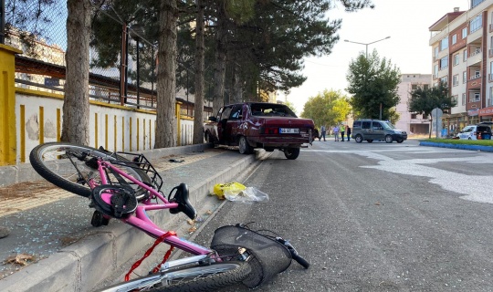 Elbistan'da otomobilin çarptığı bisiklet sürücüsü yaralandı