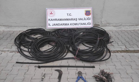 Kahramanmaraş’ta Kablo Çalan Hırsızlar Trafik Kazasında Yakalandı