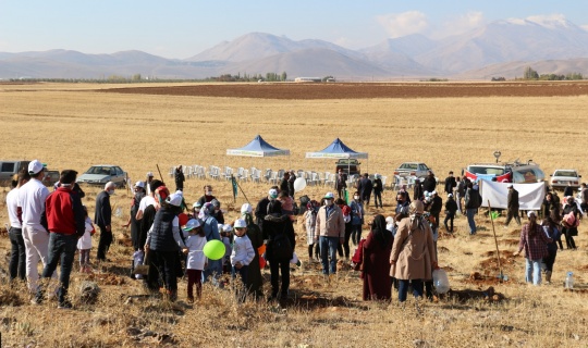 Milli Ağaçlandırma Günü'nde, Afşin'de 9 Bin Fidan Toprakla Buluştu