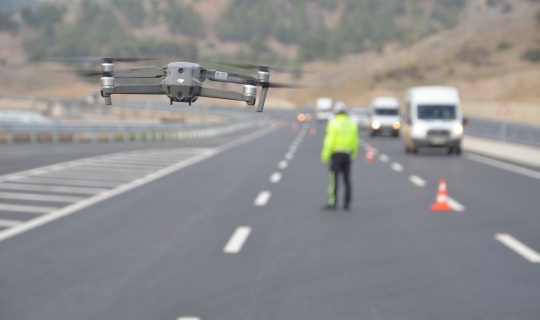 Kahramanmaraş'ta drone destekli kış lastiği kontrolü