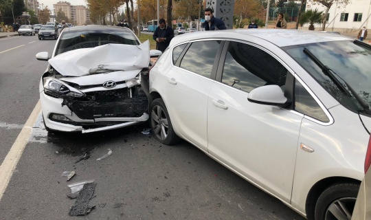 Kahramanmaraş'ta kırmızı ışıkta zincirleme trafik kazası