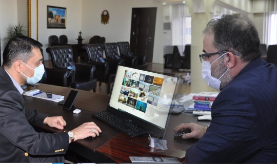 Kaymakam Pınar ve Başkan Güven AA'nın  "Yılın Fotoğrafları" Oylamasına Katıldı