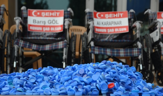 300 bin Mavi Kapak 10 Engelliye Tekerlekli Sandalye Oldu