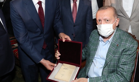Erdoğan, nadide eseri Kahramanmaraş’a hediye etti