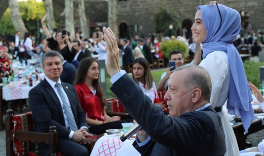 Erdoğan Yedi Güzel Adam’da Gençlerle Buluşacak