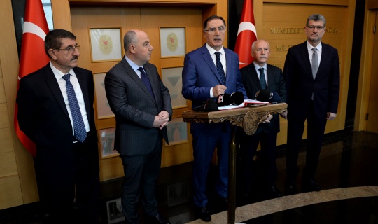 Kamu Başdenetçisi Malkoç, Kahramanmaraş'ta valiliği ziyaret etti, konferansa katıldı