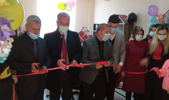 Afşin’de 2 okula "Kütüphanesiz Okul Kalmasın Projesi"yle kütüphane açıldı
