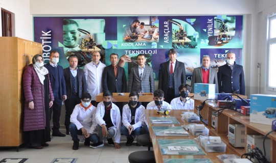 Turgay Ciner’e robotik kodlama atölyesi açıldı