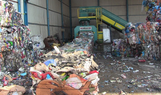 Binlerce ton atık madde ekonomiye kazandırılıyor