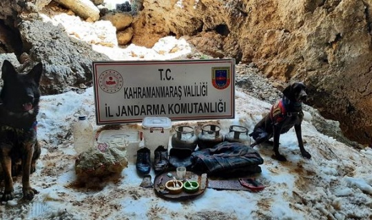 PKK'lı teröristlere ait yaşam malzemeleri ele geçirildi