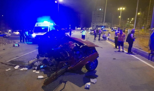 İki Otomobil Çarpıştı: 1 Kişi Öldü, 2 Kişi Yaralandı