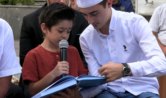 Kur'an Okumayı Öğrenen Şehit Çocuğu, Babasını Şehadetinin 6'ncı Yılında Andı