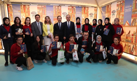 Altun, 8. Uluslararası Kitap ve Kültür Fuarı'nın açılışına katıldı