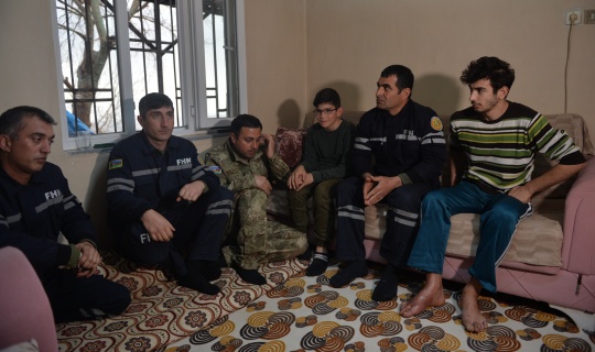 Depremzede Kardeşler, Kendilerini Hayata Bağlayan Azerbaycanlı Ekiple Buluştu
