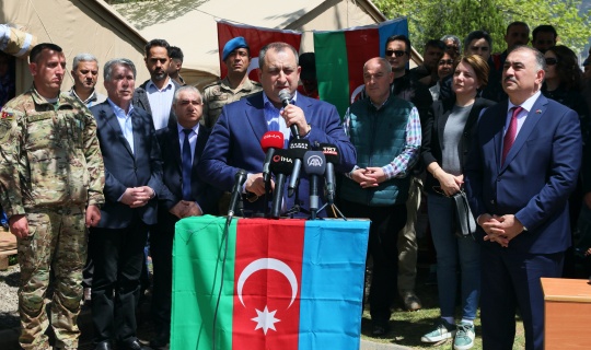 Azerbaycan Heyeti Kahramanmaraş'ta Depremzedelerle Bir Araya Geldi