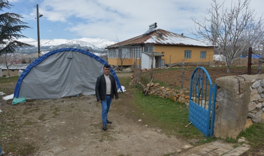 Depremzede Çiftçi, Yardım Parasını AFAD'a Bağışladı