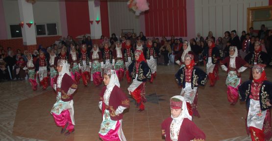Afşin’de 8 Mart Dünya Kadınlar Günü Eğlence Programı Düzenlendi