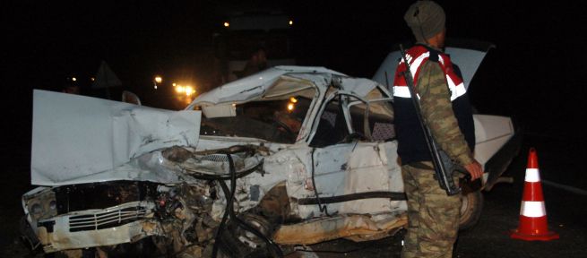  Afşin'de Korkunç Kaza: 2 ölü 1 yaralı