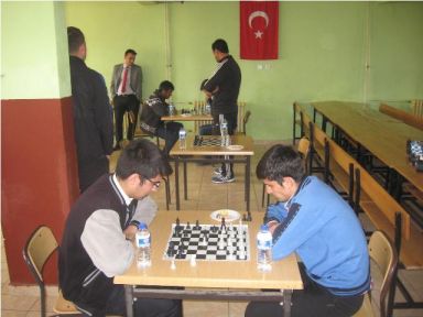  Afşin'de satranç turnuvası düzenlendi