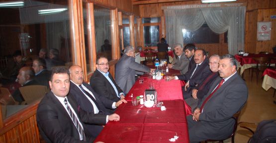 AK Parti Aday Adayları Yemekte bir araya geldi