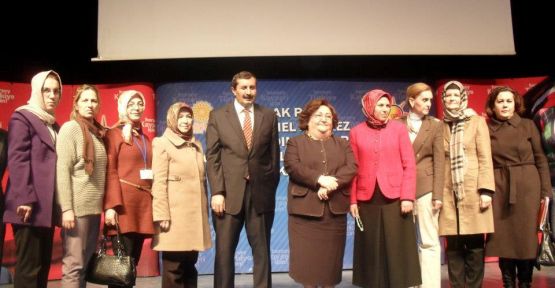  AK Parti Kadın Kolları Başkanı Kılıç, AK Parti Teşkilat Eğitimine Katıldı