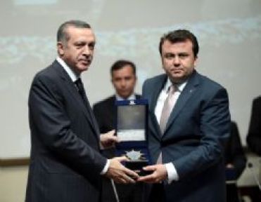 Başbakan Erdoğan'dan AK Parti Kahramanmaraş Teşkilatına Ödül