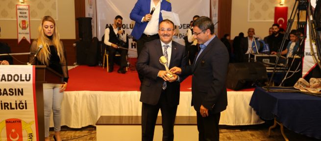  Başkan Güven'e Yılın Belediye Başkanı Ödülü