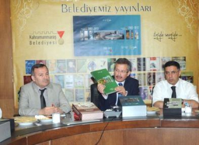 Belediye Başkanı Poyraz, 10 Yıllık Hizmet Kitabını Tanıttı